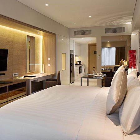 Oakwood Hotel & Residence Surabaya Exteriör bild