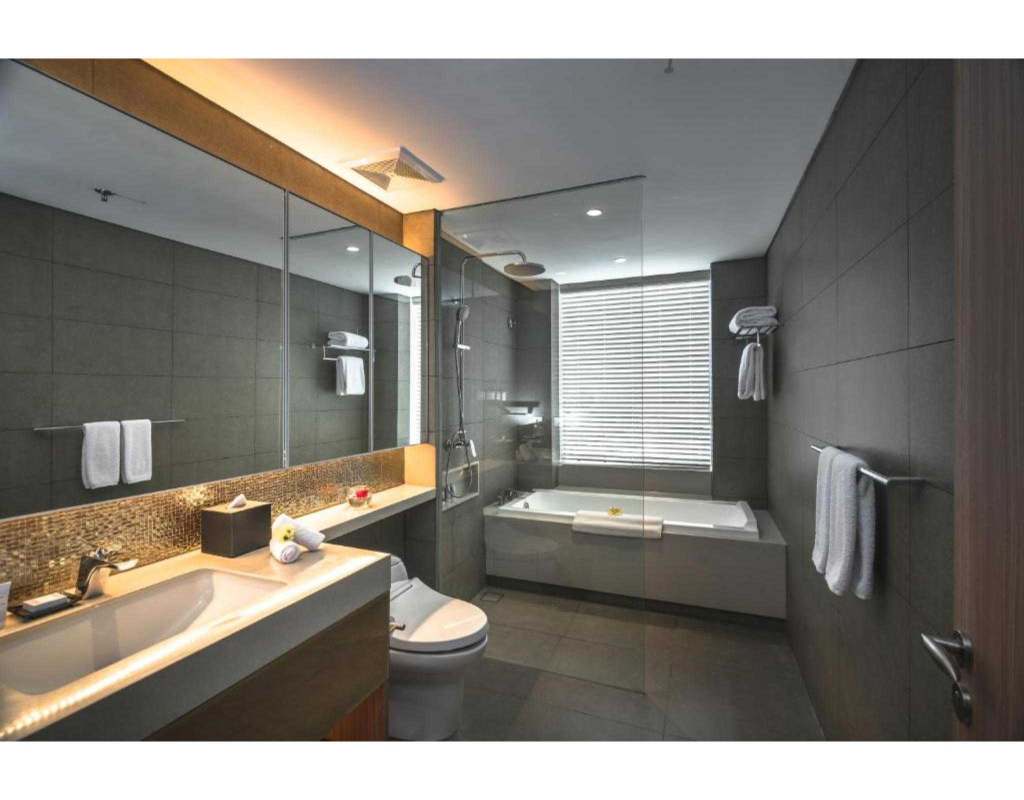 Oakwood Hotel & Residence Surabaya Exteriör bild