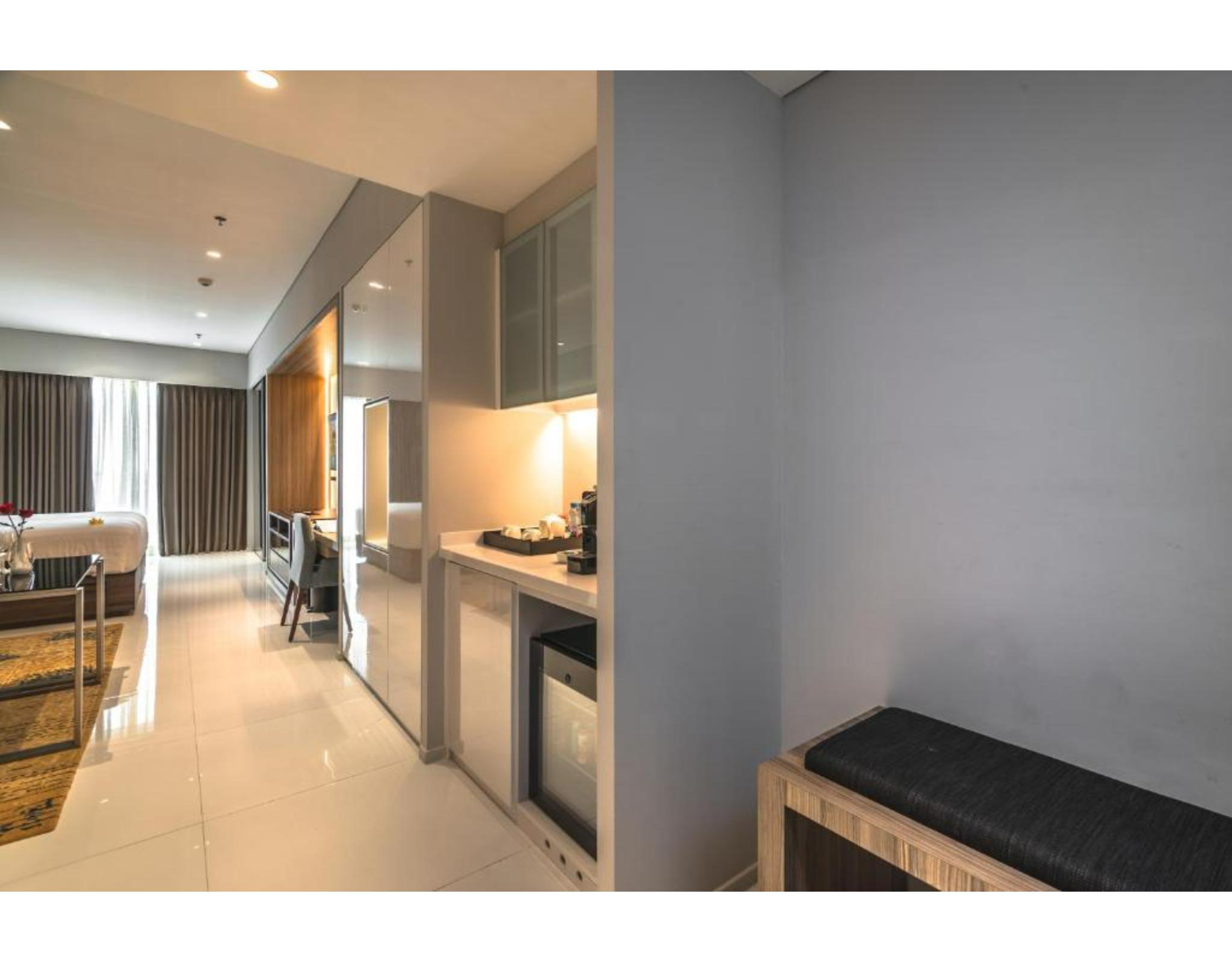 Oakwood Hotel & Residence Surabaya Exteriör bild