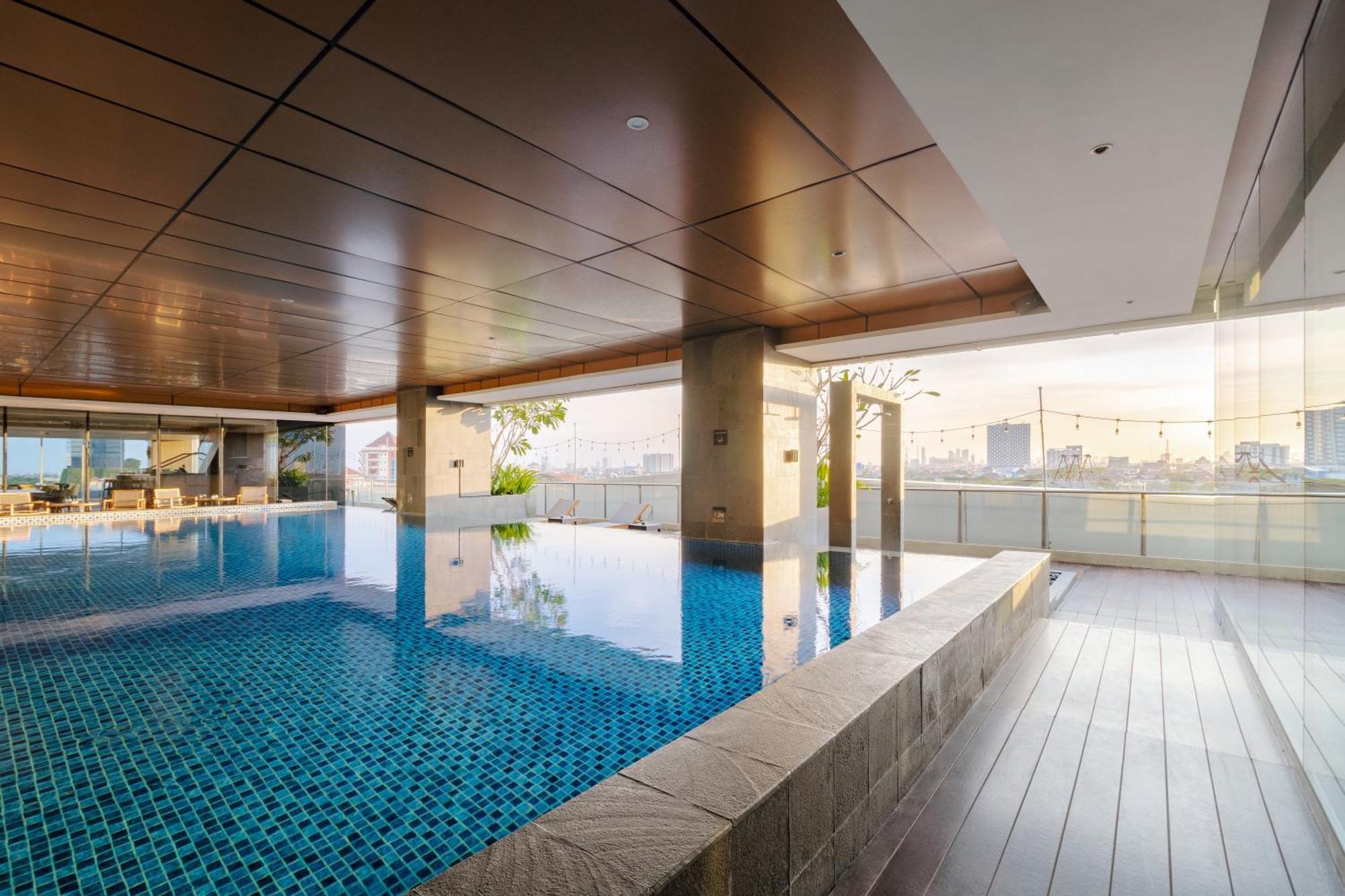 Oakwood Hotel & Residence Surabaya Exteriör bild